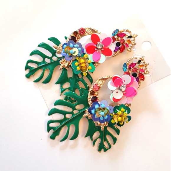 Fashion Jewelry Earrings - Picture 1 of 2